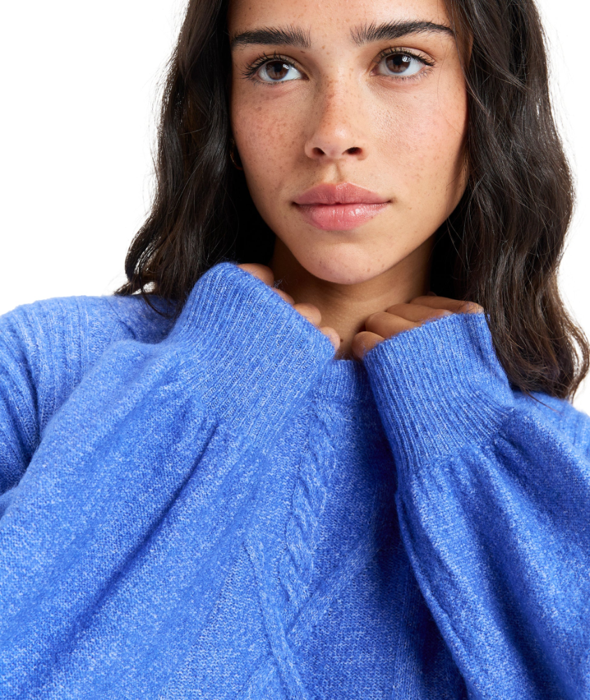 Roxy VIP Cozy Lounge - Dazzling Blue