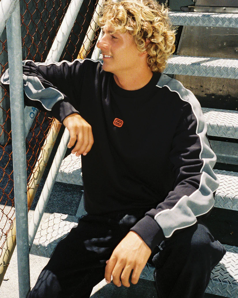 Billabong  Script Crew  Outer Layer - Black